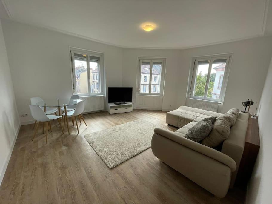 Mulhouse, Urban Family Nest Exterior foto